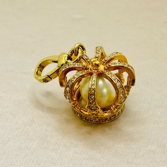 EUC Rare Juicy Couture Gold-Toned Crown w/ Large Pearl Charm - HTF - Picture 7 of 10